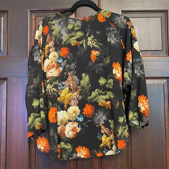 Anthropologie, medium, black floral crossover top - Picture 7 of 9